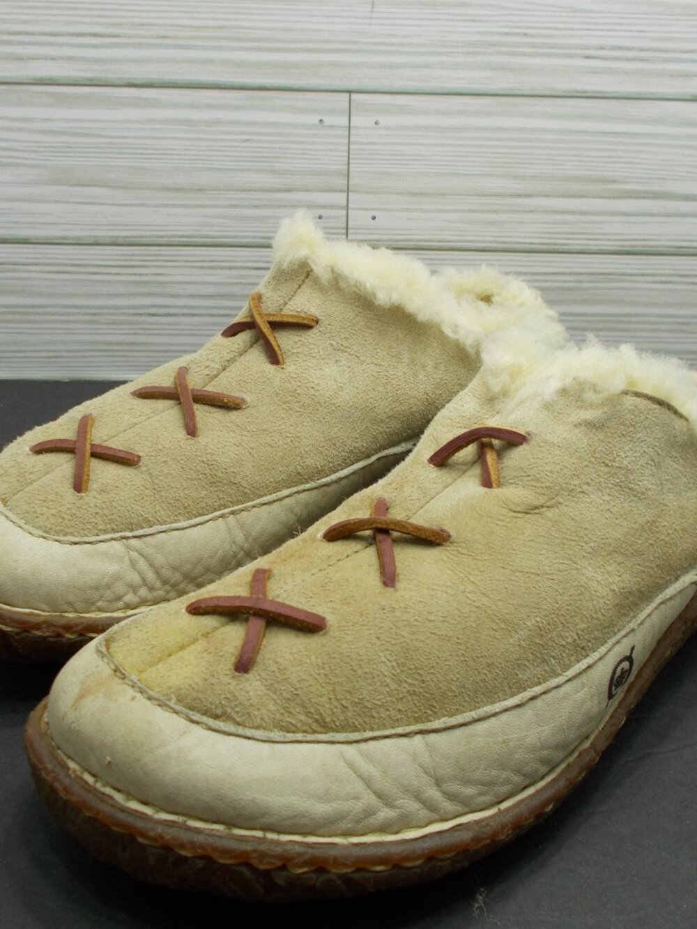 Born Mohawk Shearling Suede Slip On Clogs Womens 8